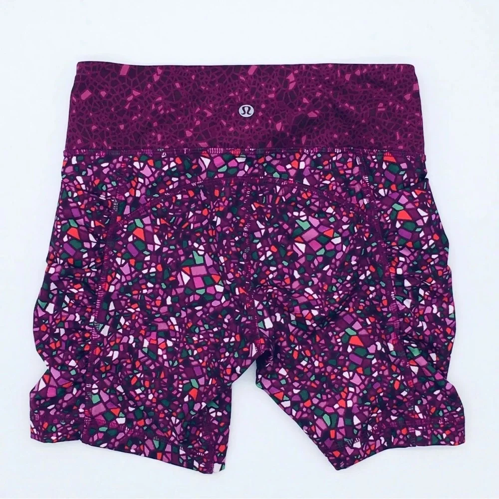 Lululemon Women’s Shorts Size 4 Speed Track Short Paradise Geo Print‎ Plum